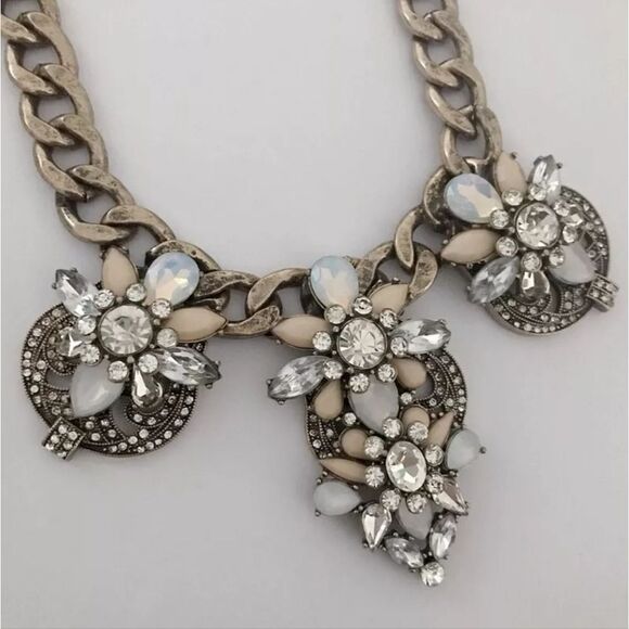 J.CREW ANTIQUE GOLD TONE RESIN/CUT CRYSTAL 17"-19" NECKLACE NWOT - Picture 2 of 2